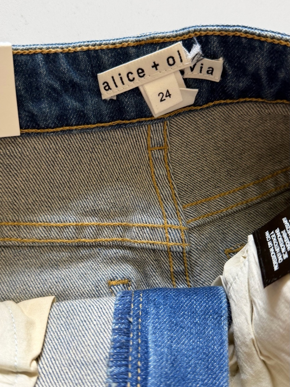 NEW Alice + Olivia Studded Straight Leg High Waist Denim Jeans Women's 24 NWOT - Picture 5 of 5